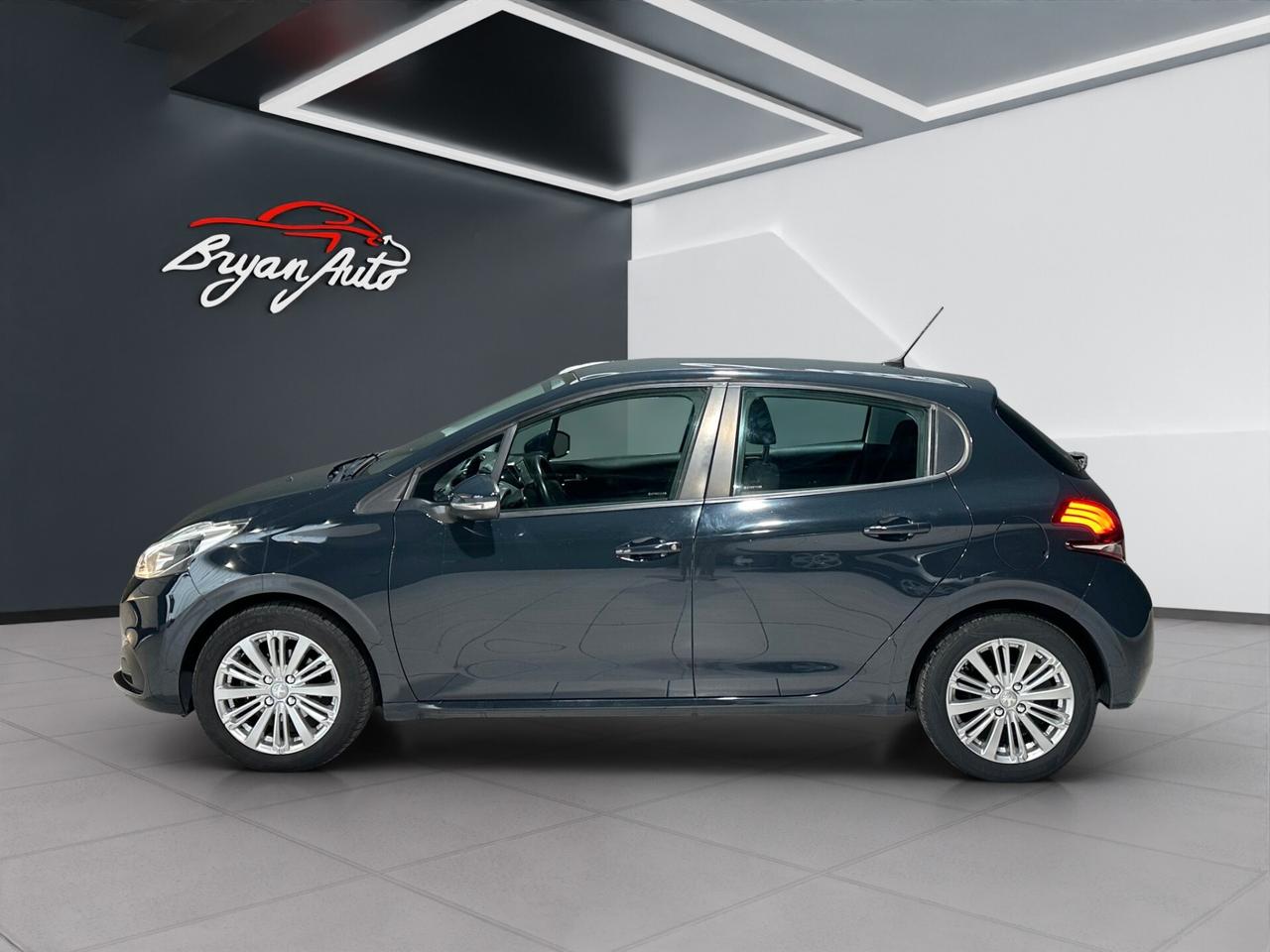 Peugeot 208 PureTech 82 5 porte Allure