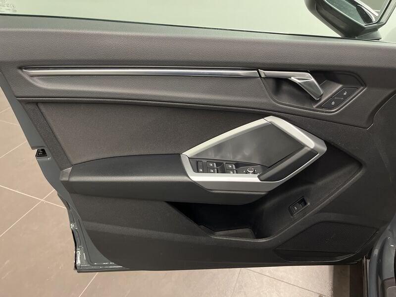 Audi Q3 Audi Sportback Business Plus 35 TDI 110(150) kW(PS) S tronic