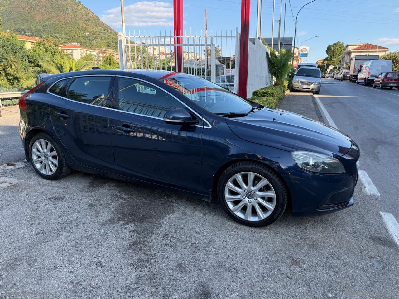 VOLVO V40 D2 1.6 Momentum