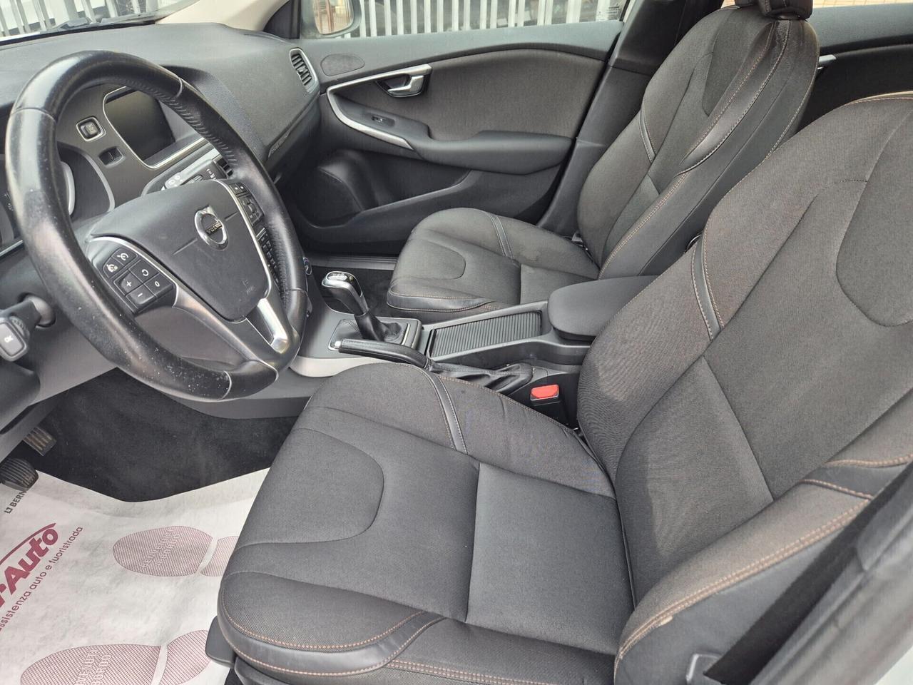 Volvo V40 Cross Country D2 Business Plus