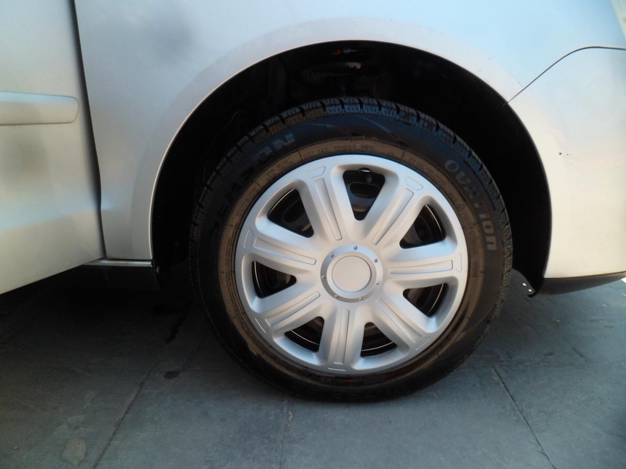Volkswagen polo 1.2 benzina 5p neopatentati ful 06