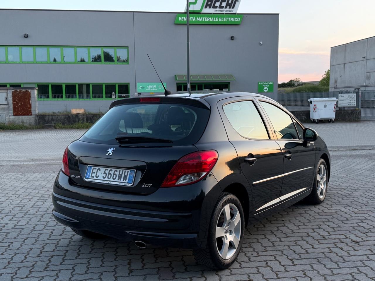 Peugeot 207 1.6 HDi 90CV 5p. 99g