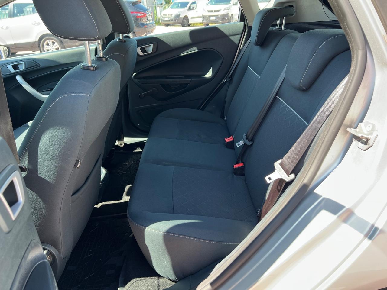 Ford Fiesta 1.4 16V 5p. Bz.- GPL Titanium Bs.