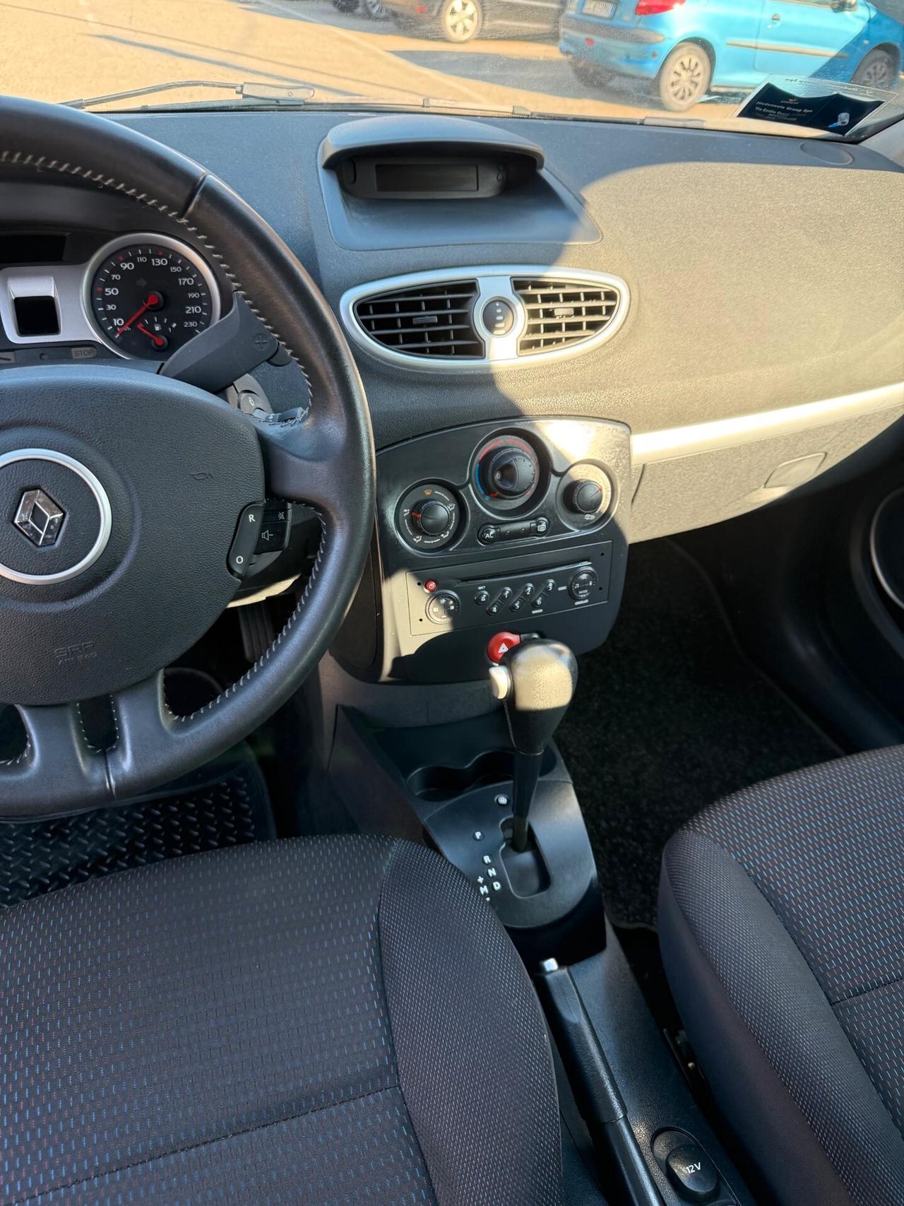 Renault Clio 1.6 - AUTOMATICA - NEOP. - 12 MESI DI GARANZIA -