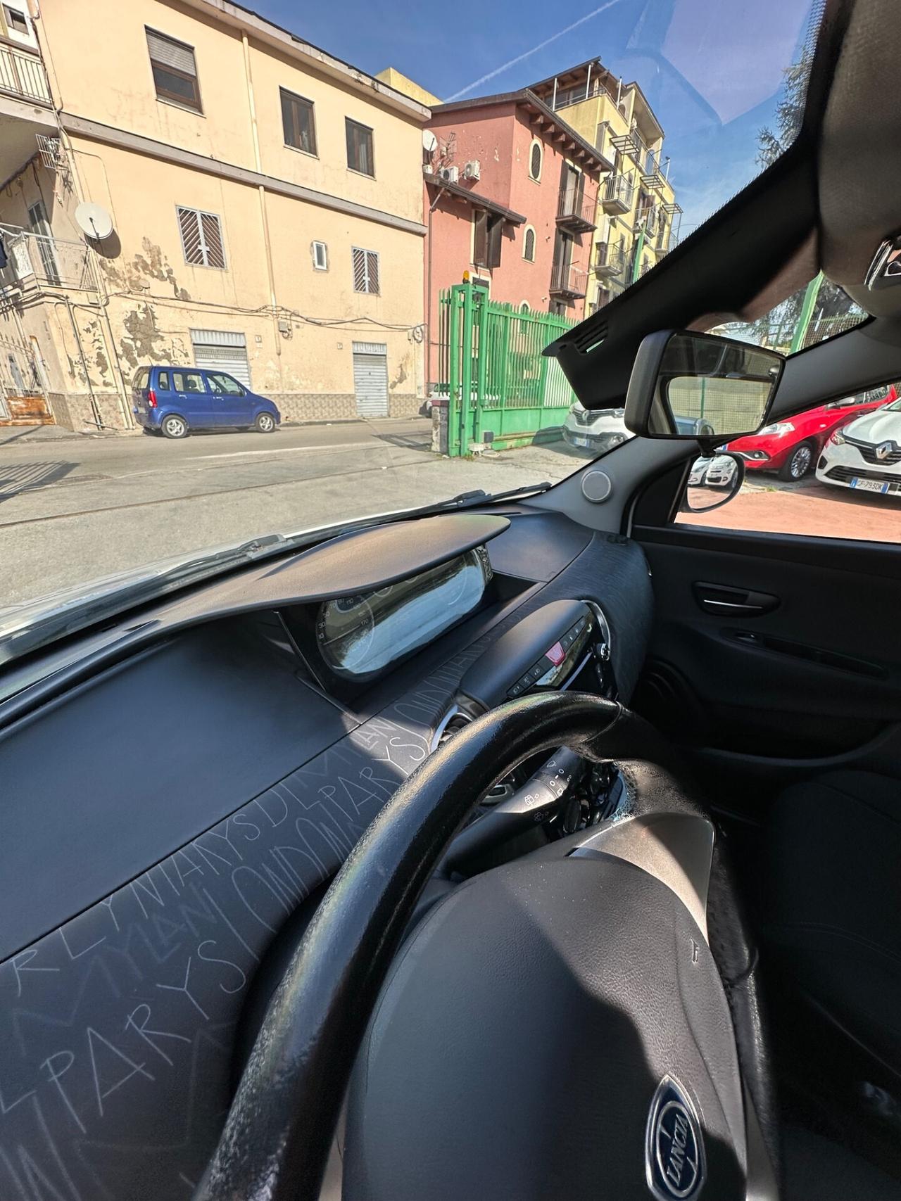 Lancia Ypsilon 0.9 TwinAir 85 CV 5 porte Metano Ecochic Gold