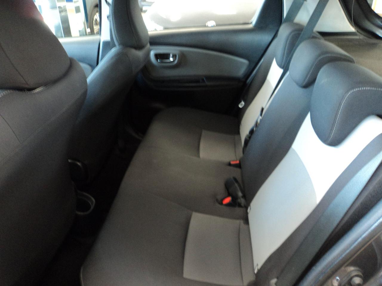 Toyota Yaris 1.5 Hybrid 5p. Cool