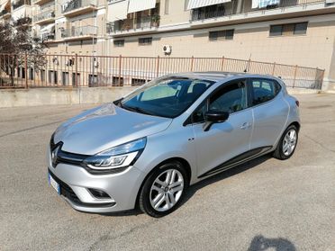 Renault Clio dCi 75 CV 5 porte Moschino 2019 full