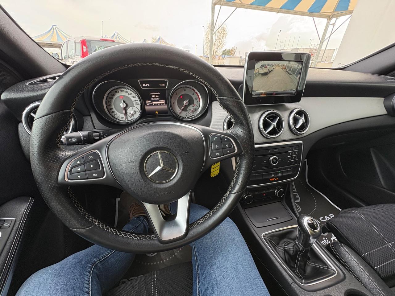 Mercedes-benz GLA 180 d Sport LED INTERNO CERCHI AMG