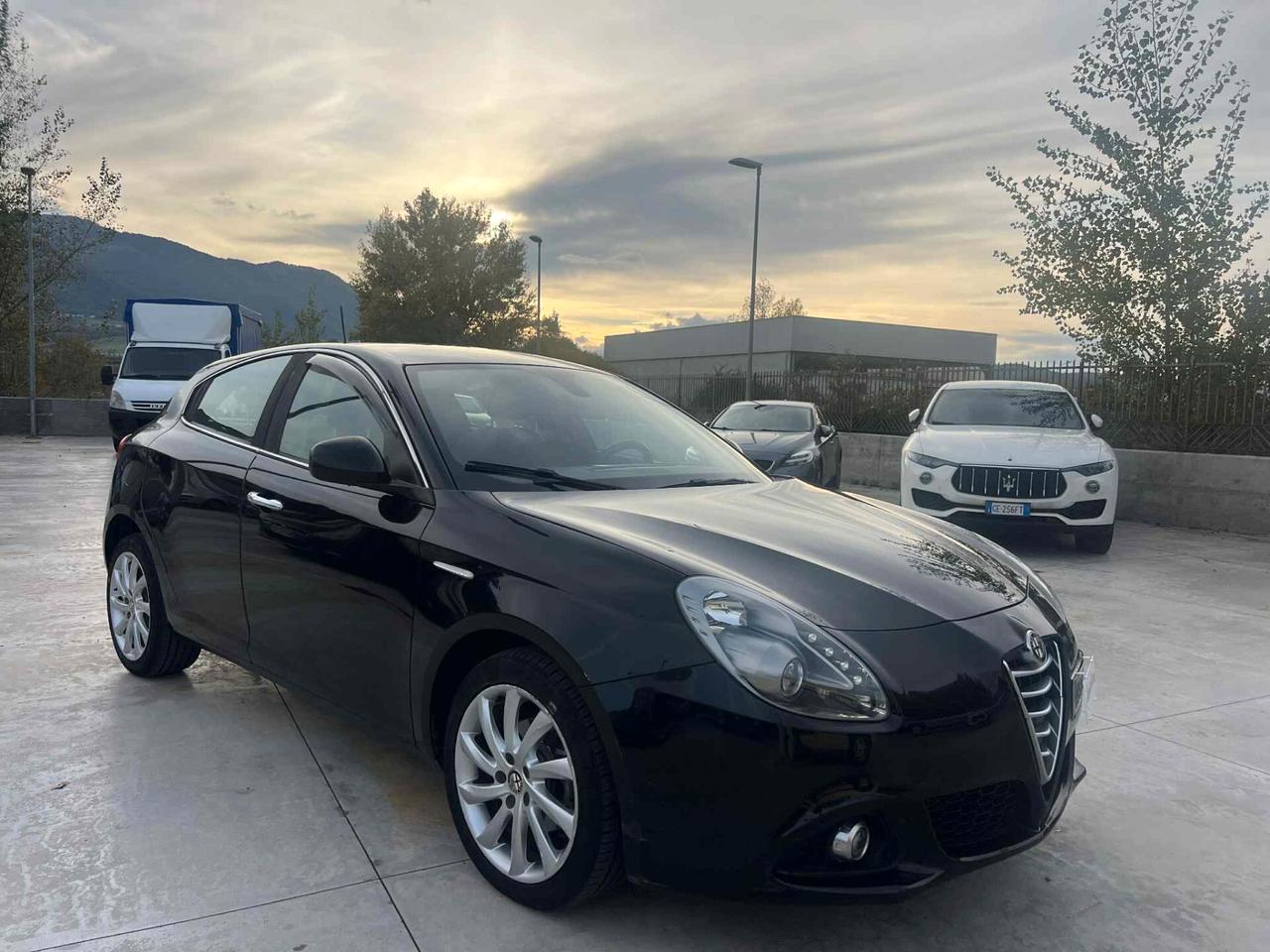 Alfa Romeo Giulietta 1.6 Mjt 105CV -DISTINCTIVE-