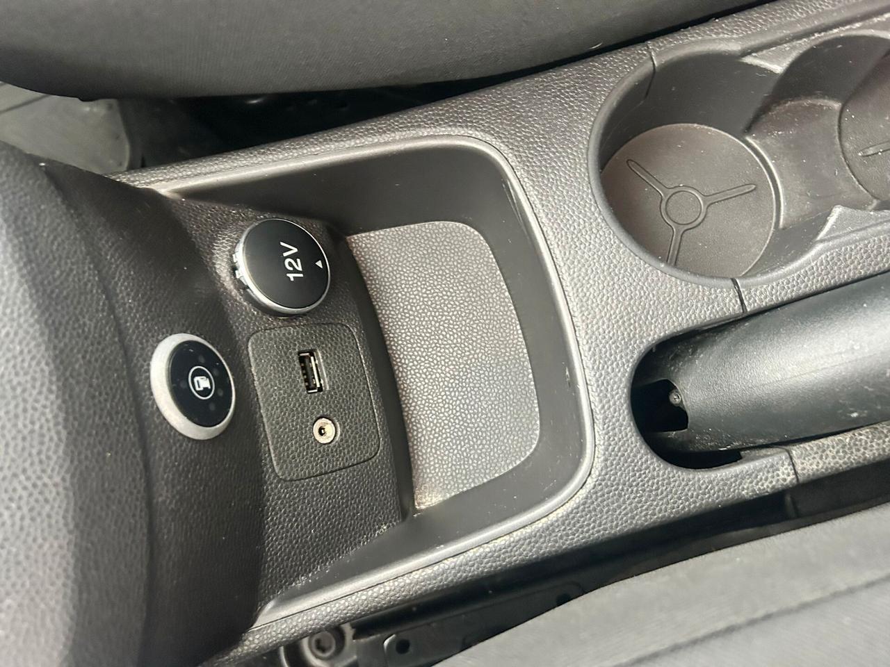 Ford Fiesta 1.4 GPL x neopatentati 2014