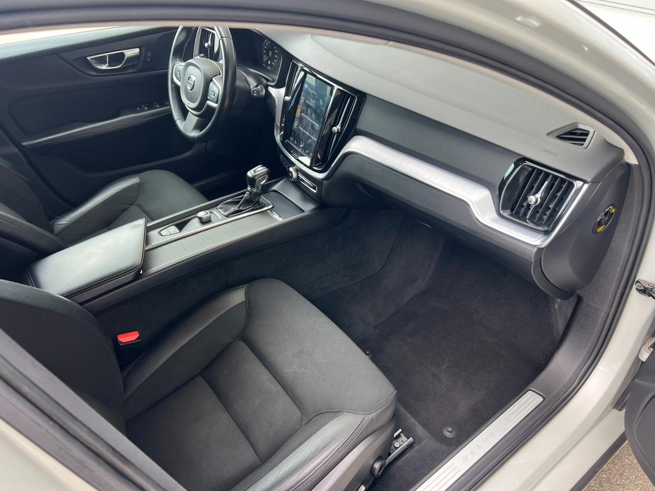VOLVO V60/UNICO PROP/IVA ESPOSTA