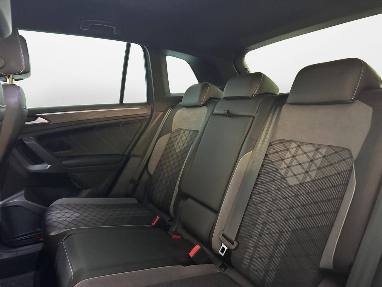 Volkswagen Tiguan 2.0 tdi R-Line 150cv