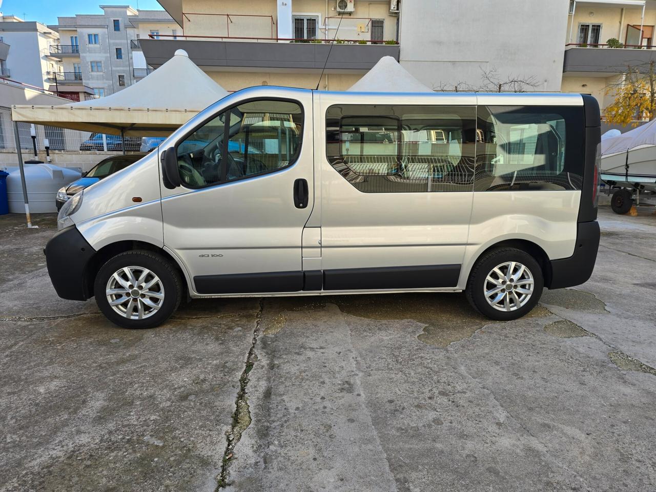 Nissan Primastar – SollevatoreIdraulico per Persone in Carrozzina