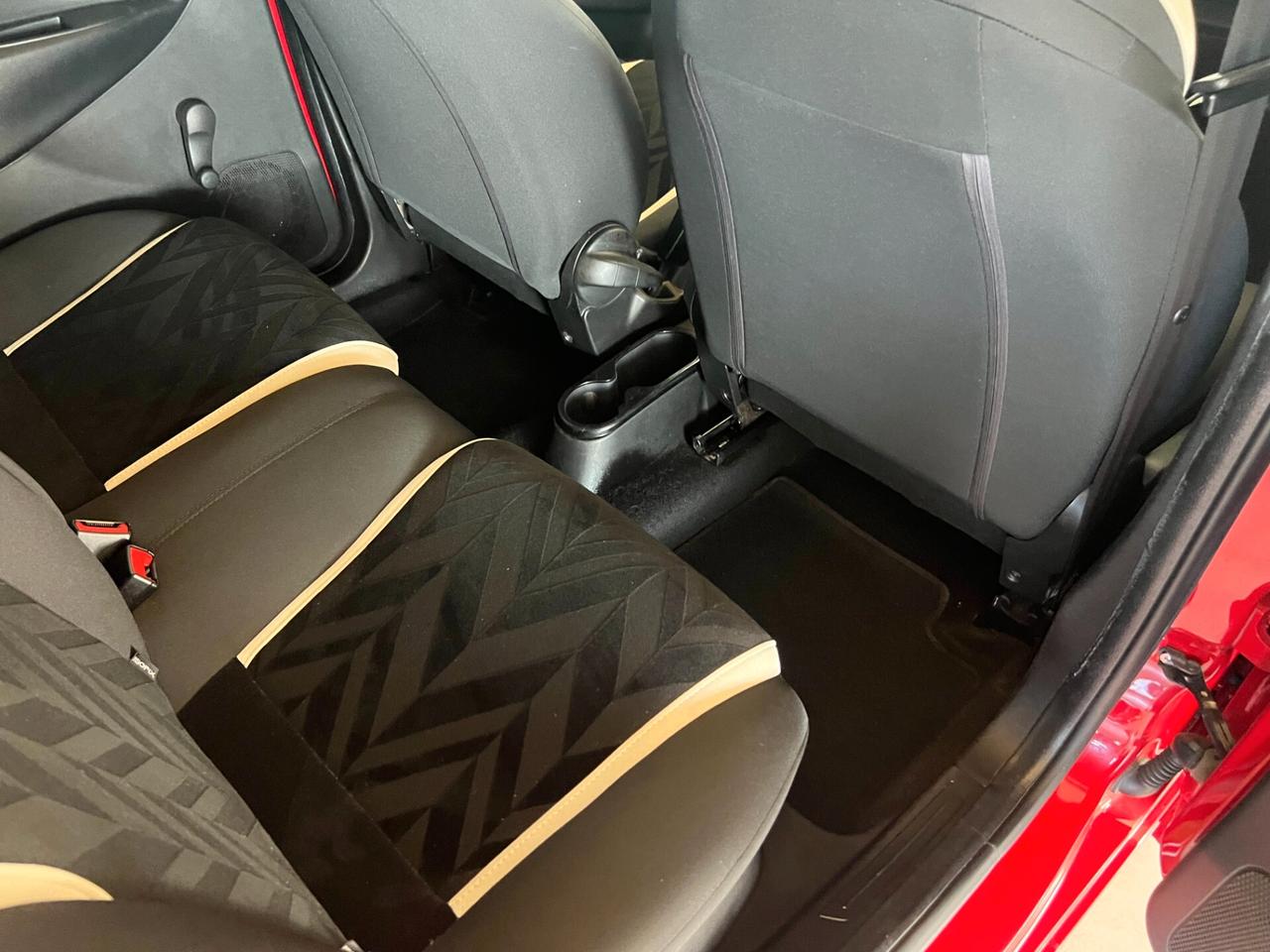 Lancia Ypsilon 1.2 69 CV 5 porte Gold OK NEOPATENTATI