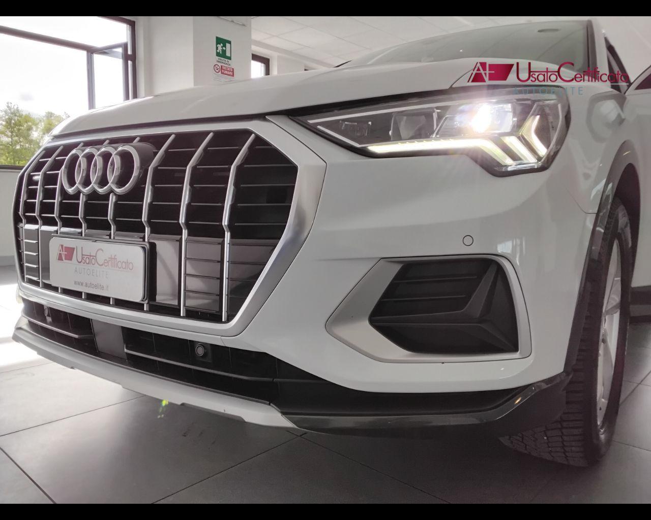 AUDI Q3 40 TDI quattro S tronic Business Advanced
