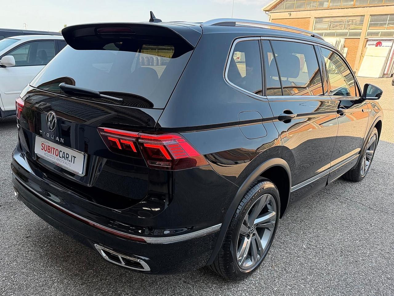 Volkswagen Tiguan Allspace 2.0 TDI SCR DSG R-Line 7 POSTI GRANZIA UFFICIALE FINO 2028