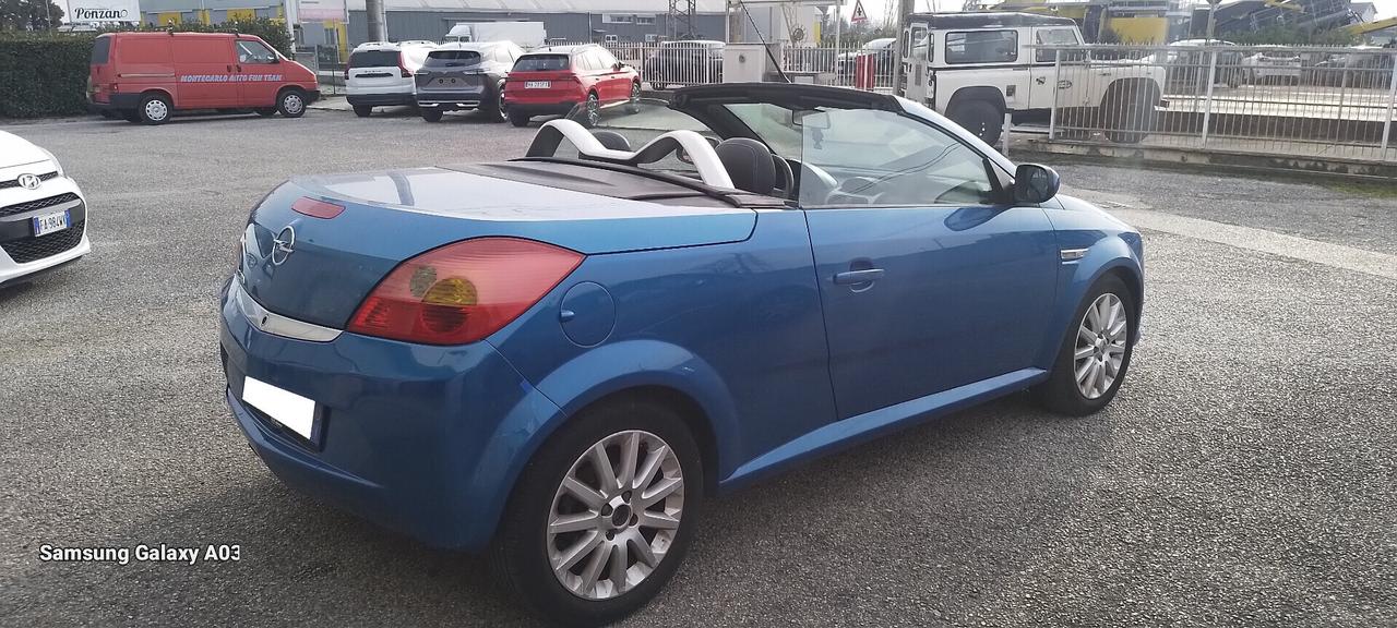 Opel Tigra TwinTop 1.4 16V First Edition