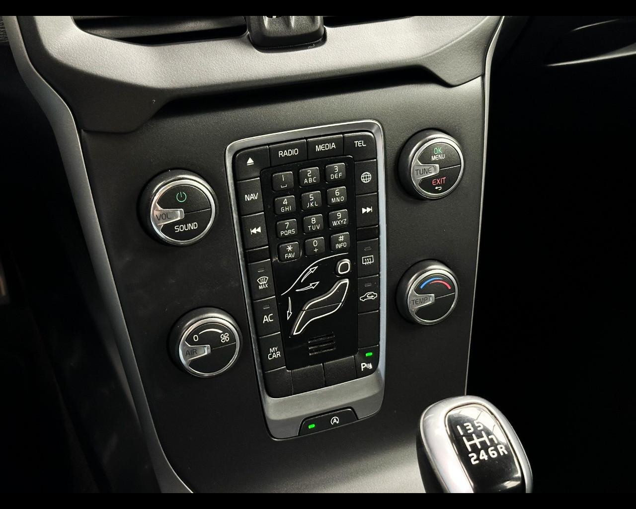 VOLVO V40 Cross Country D2 Business