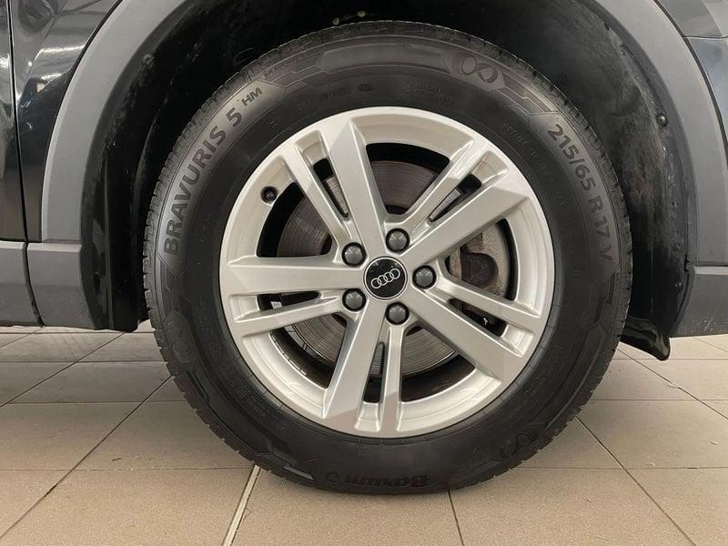 Audi Q3 45TFSI eS tronicBusiness anche a332€