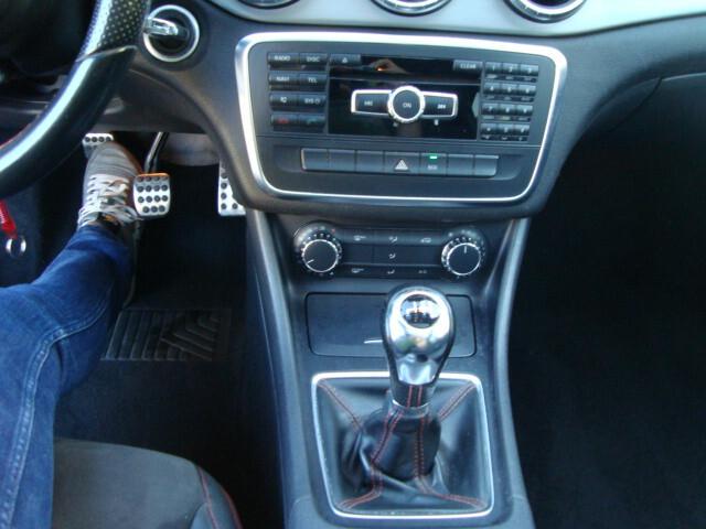 Mercedes-benz CLA 200 Premium Plus Benzina