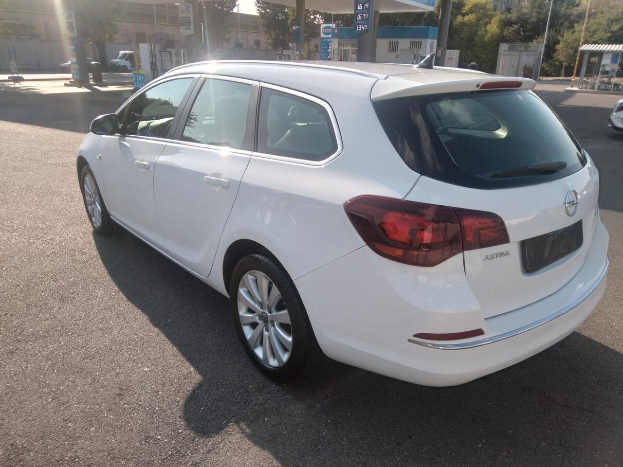 Opel Astra 1.6 CDTI EcoFLEX S&S Sports Tourer Cosmo x neopatentati