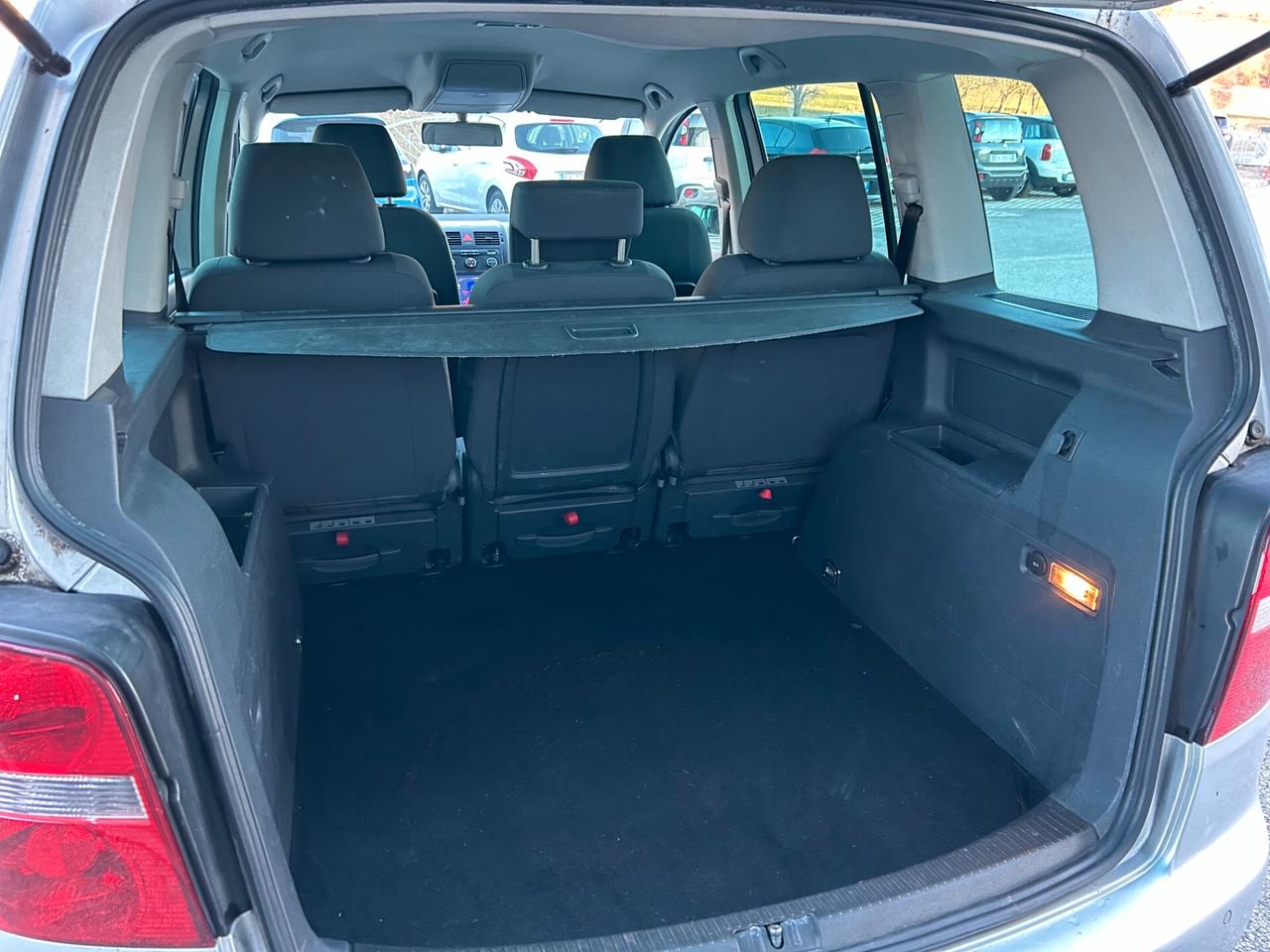 Volkswagen Touran 2.0 16V 140cv TDI Highline