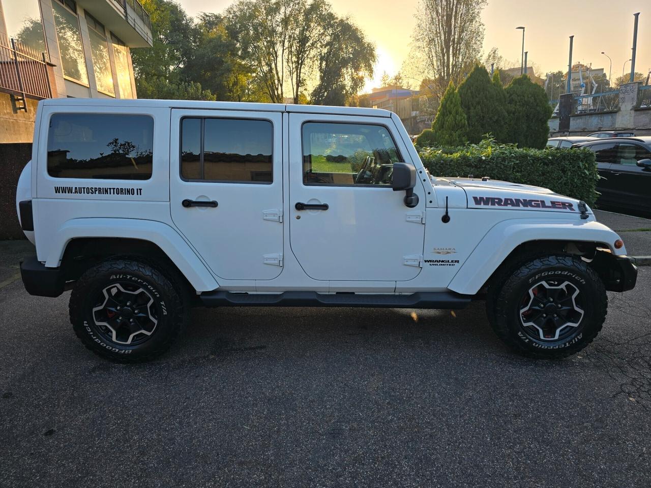 JEEP Wrangler Unlimited 2.8 crd Sahara Automatica