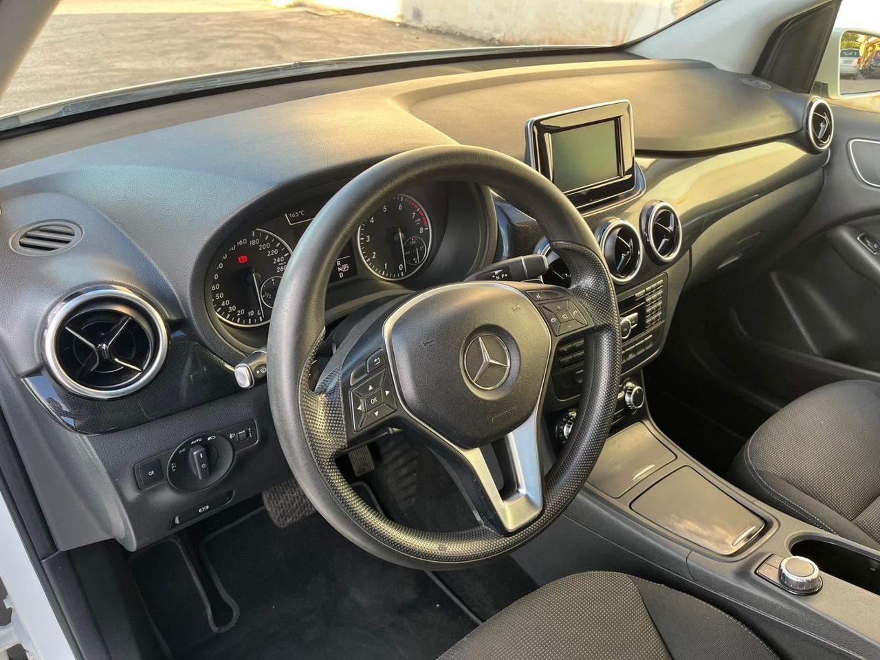 Mercedes-benz B 200 NGD. Benzina/metano