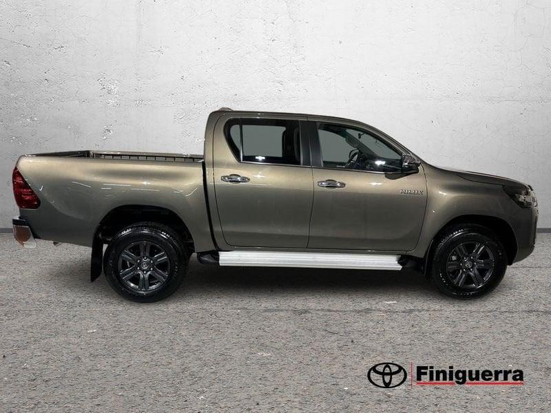 Toyota Hilux 2.8 D 4WD 4 porte Double Cab Lounge