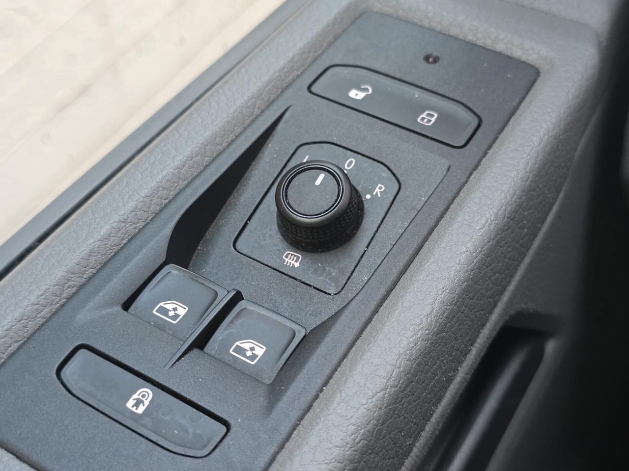 Volkswagen T6.1 Caravelle - AUTOMATICO - PREZZO IVA ESCLUSA