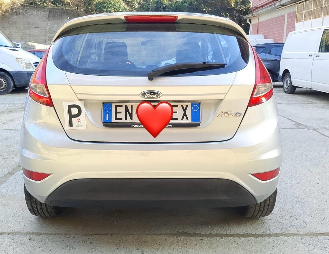 Ford Fiesta 1.4 16V 5p. Bz.- GPL Titanium Bs. 2012