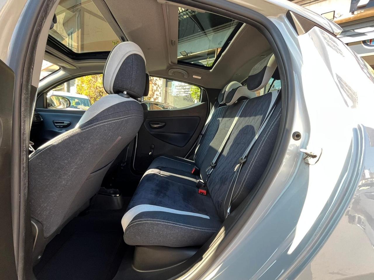 Lancia Ypsilon 1.3 MJT 16V 95 CV 5 porte S&S MYA TETTO APRIBILE