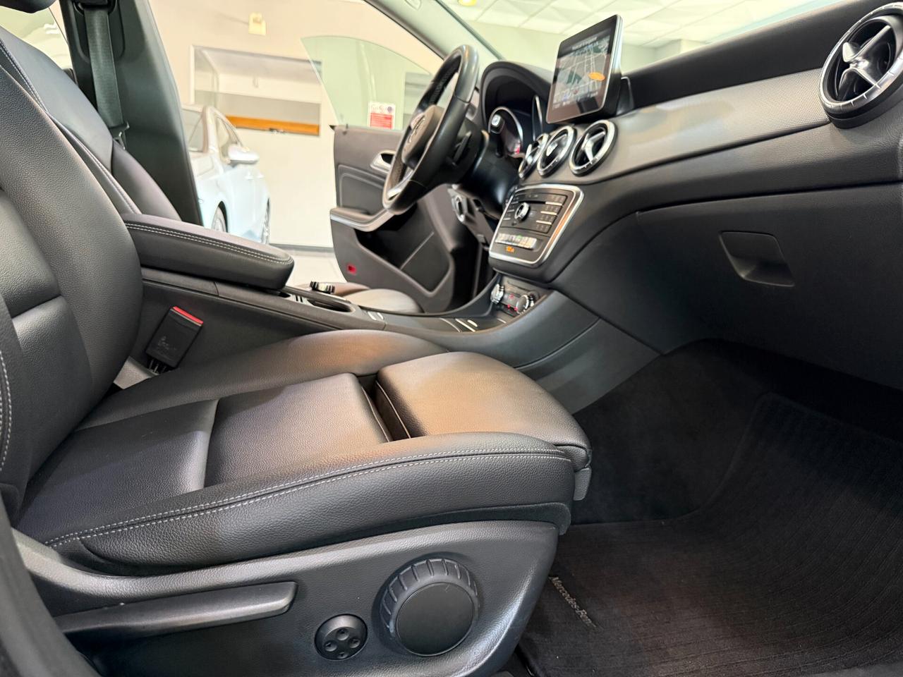 Mercedes-benz CLA 200 d Automatic Business 89.000 KM