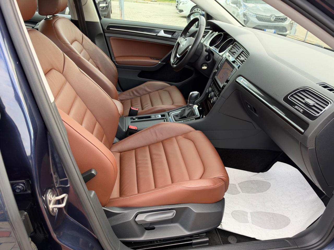Volkswagen Golf 2.0 TDI 5p. Executive BlueMotion