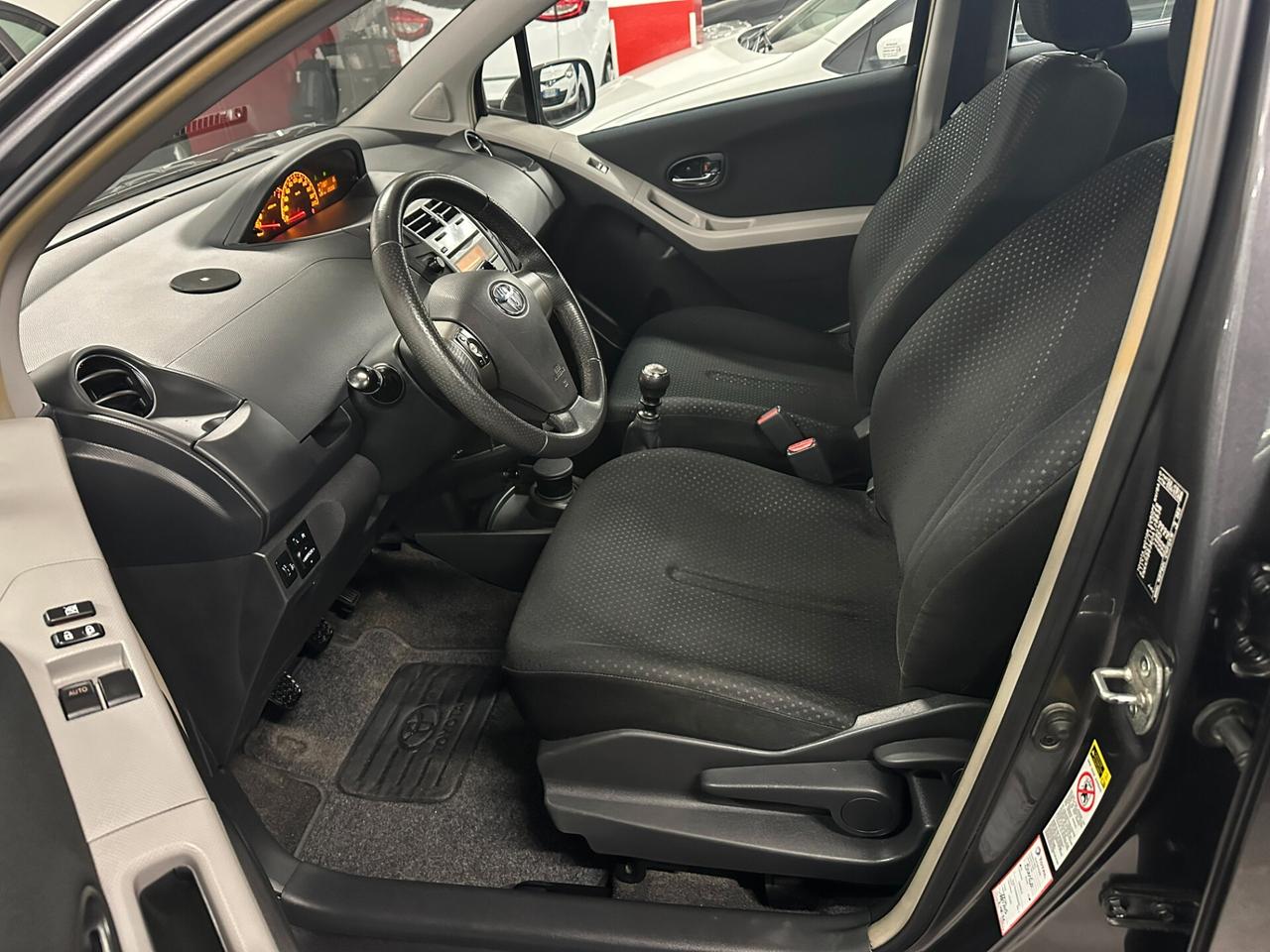 Toyota Yaris 1.3 5 porte Sol