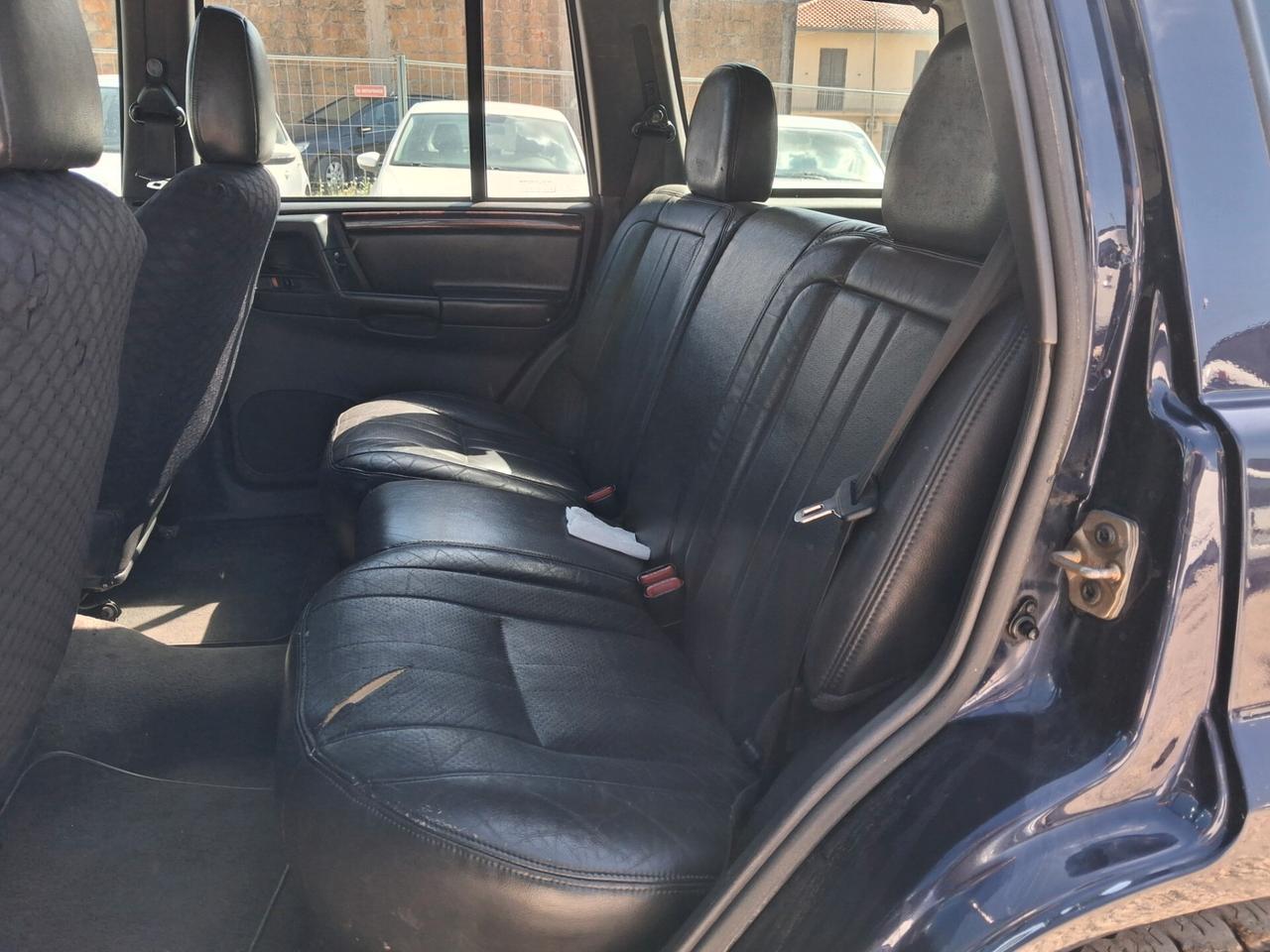 Jeep Cherokee 2.5 TD 5 p. Command-Trac Sport Rubicon