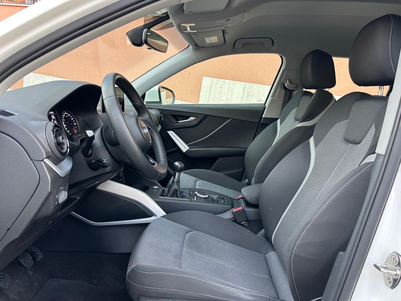 Audi Q2 1.6 TDI Sport strafull !!!!!