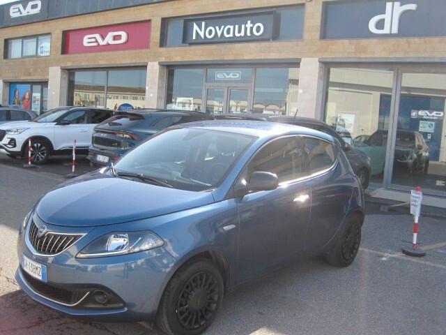 Lancia Ypsilon 1.0 FireFly 5 porte S&S Hybrid Silver