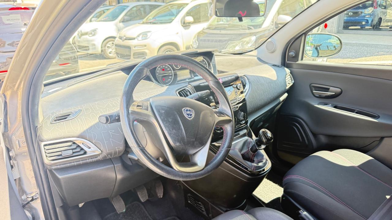 Lancia Ypsilon 1.2 69 CV 5 porte GPL Ecochic S Momodesign led pdc