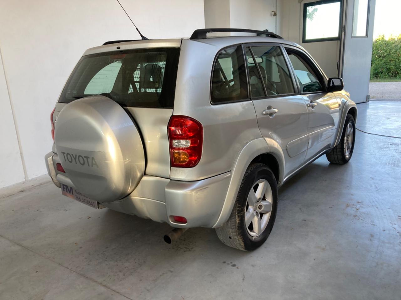 Toyota RAV 4 RAV4 2.0 Tdi D-4D cat 5 porte Sol autocarro