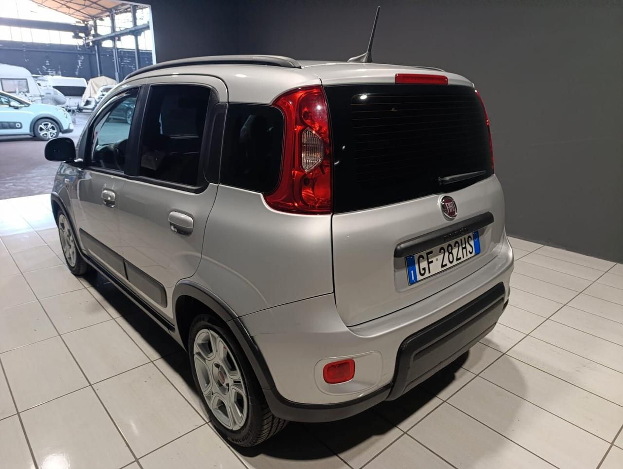 Fiat Panda CROSS HYBRID del 2021 - 90.000 km -