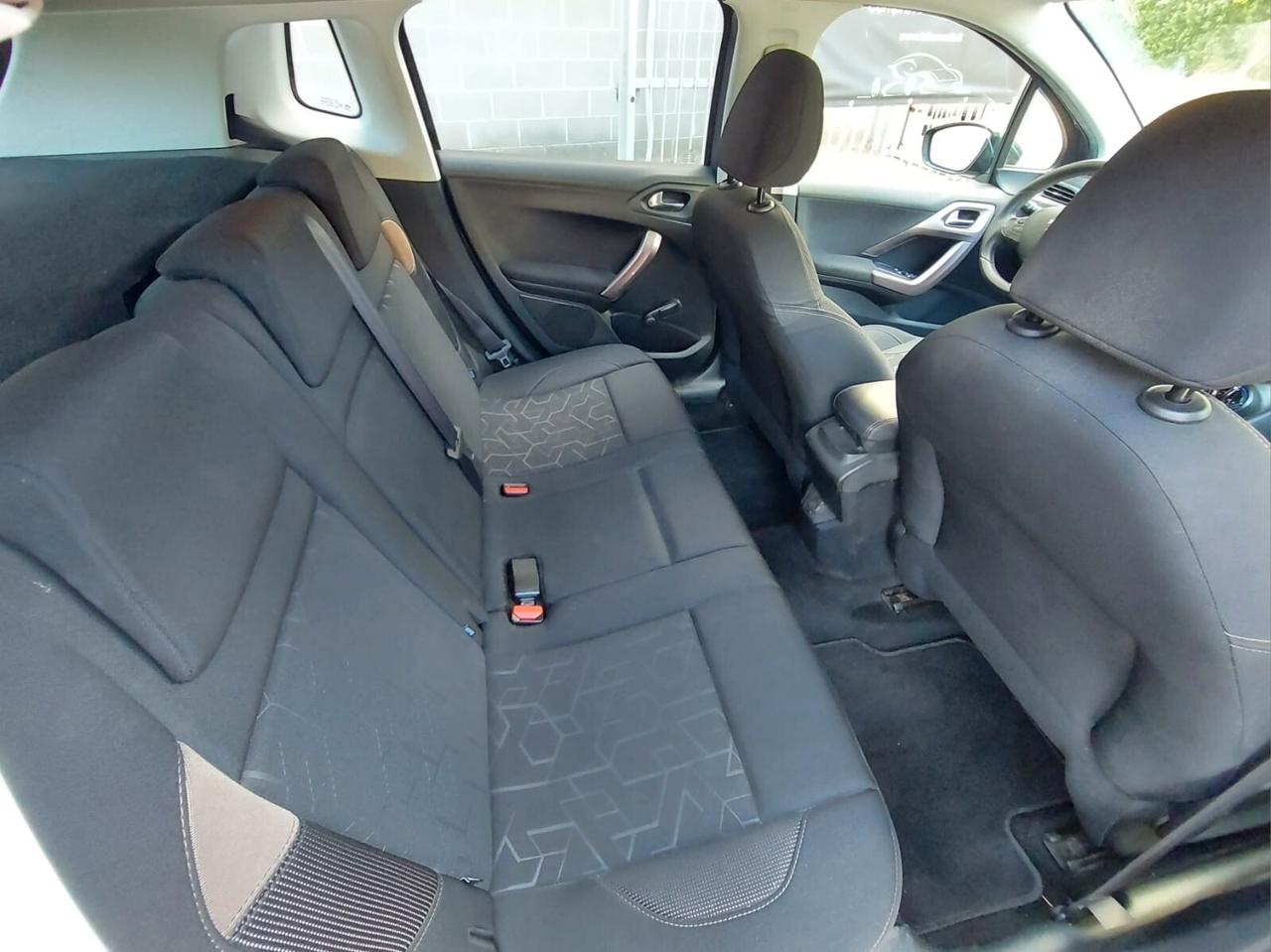 Peugeot 2008 BlueHDi 100 S&S Allure