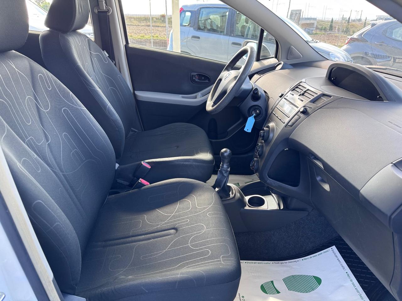 Toyota Yaris 1.0 5 porte