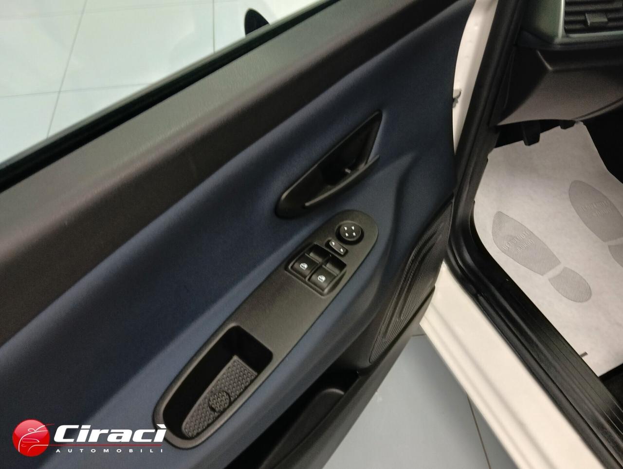 Lancia Ypsilon 1.0 5 p Hybrid Platino