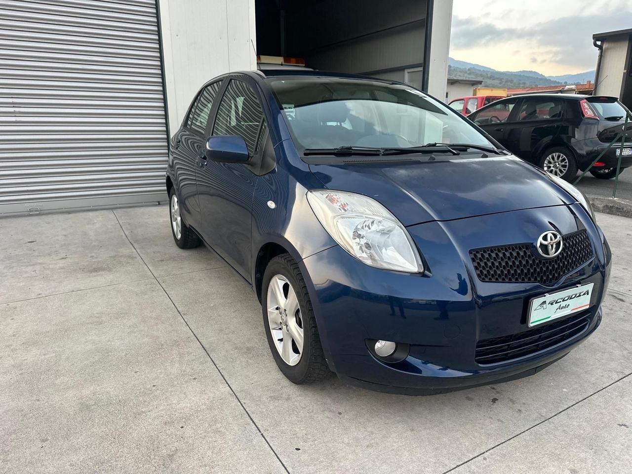 Toyota Yaris 1.0 5 porte Sol