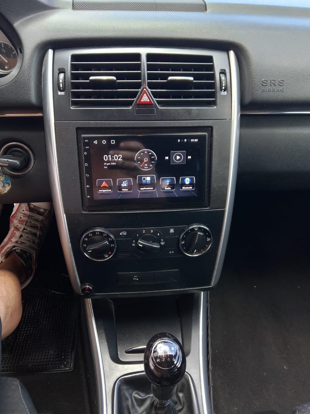 Mercedes-benz B 200 ANNO 2010