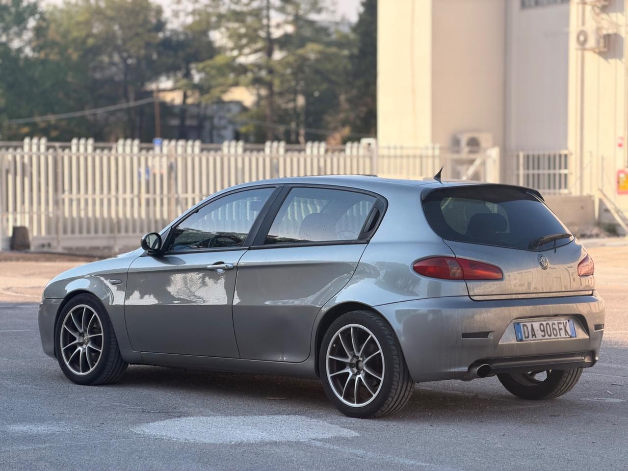 Alfa Romeo 147 1.9 JTD M-JET 16V 3 porte Dist.