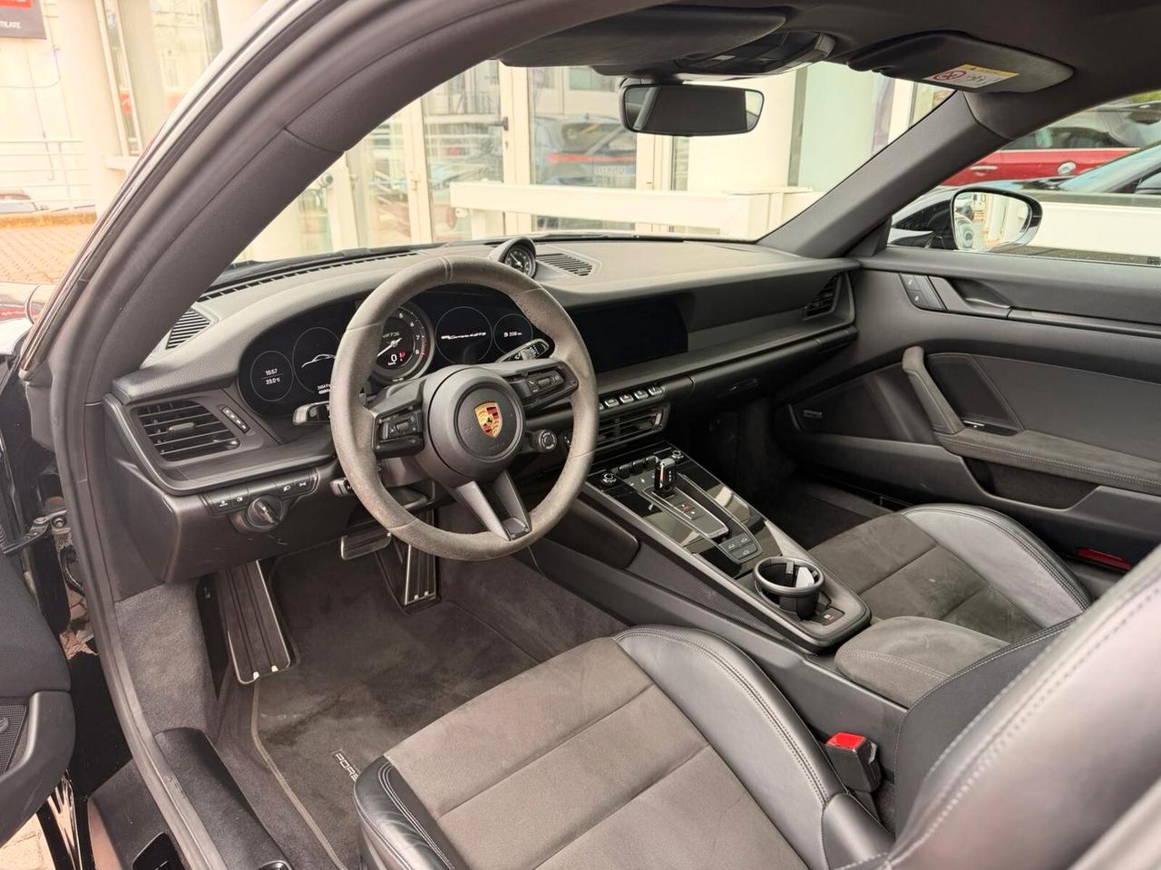 Porsche 911 Carrera 4 GTS