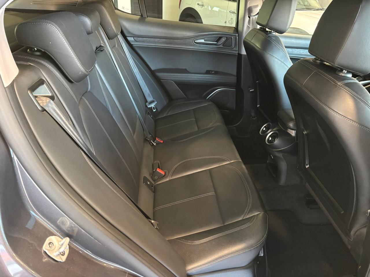 Alfa Romeo Stelvio 2.2 Turbodiesel 160 CV AT8 RWD Business
