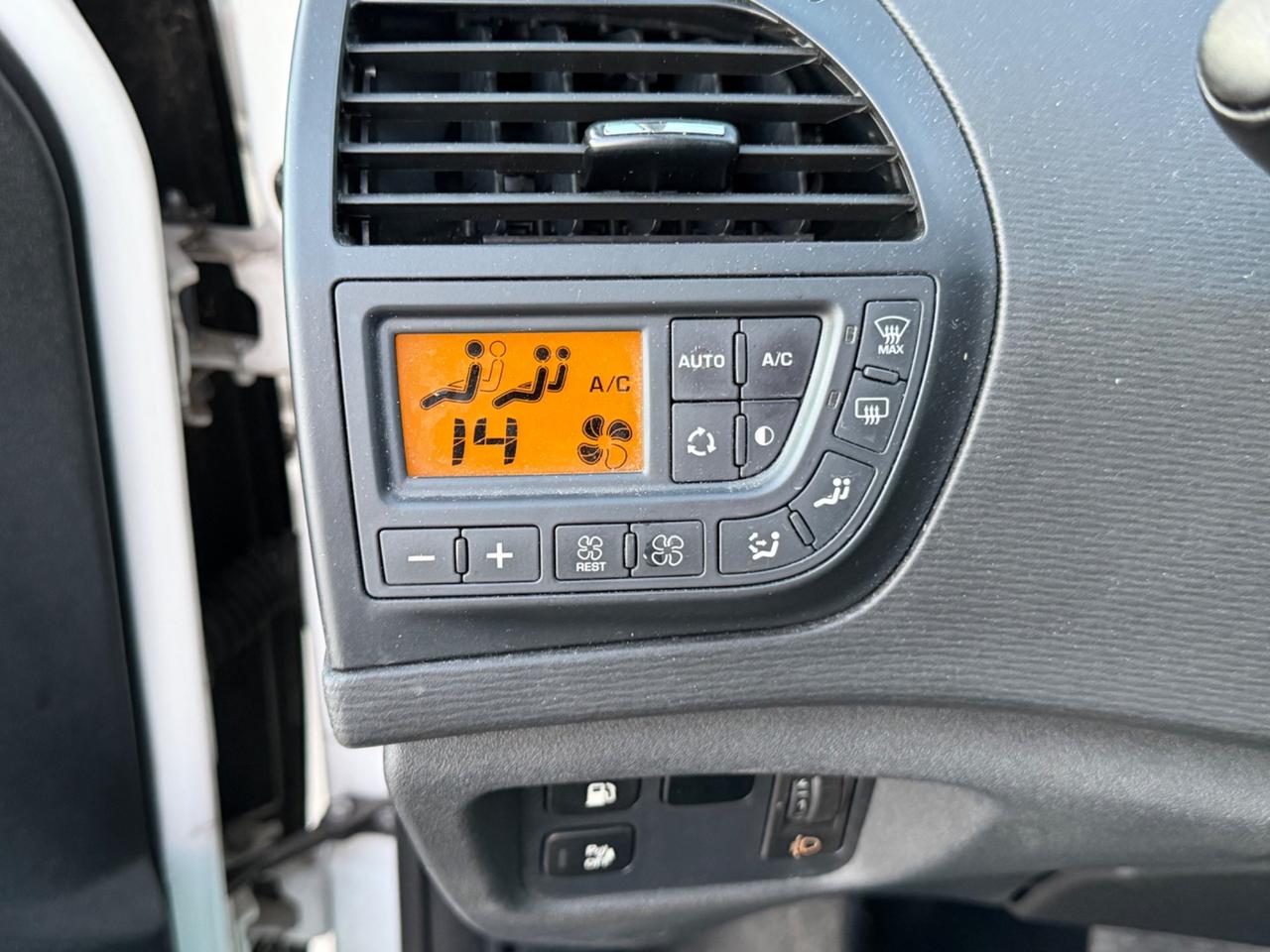 Citroen C3 Picasso 1.6 HDi autom. 110 airdream Perfect